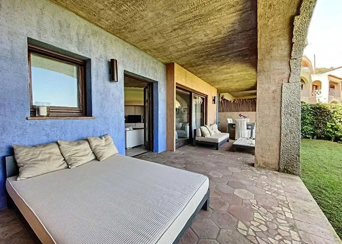 Piazza Del Principe With Pool